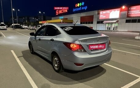 Hyundai Solaris II рестайлинг, 2011 год, 800 000 рублей, 5 фотография