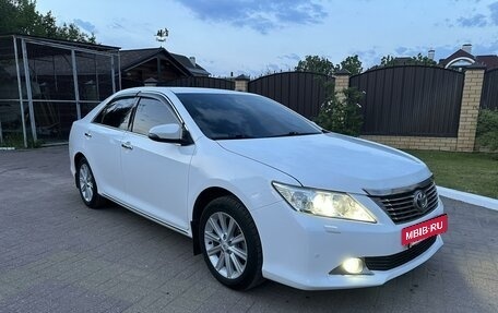 Toyota Camry, 2012 год, 1 800 000 рублей, 2 фотография