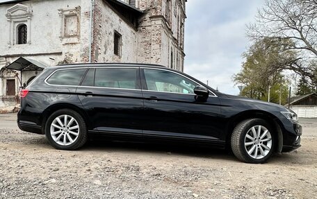 Volkswagen Passat B8 рестайлинг, 2019 год, 2 350 000 рублей, 3 фотография