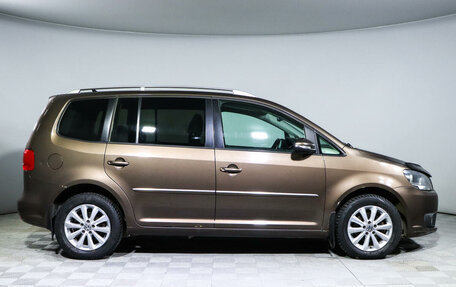 Volkswagen Touran III, 2011 год, 1 020 000 рублей, 4 фотография