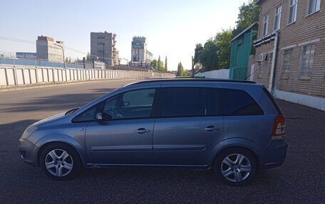 Opel Zafira B, 2008 год, 560 000 рублей, 2 фотография