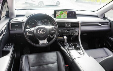 Lexus RX IV рестайлинг, 2017 год, 4 749 000 рублей, 6 фотография