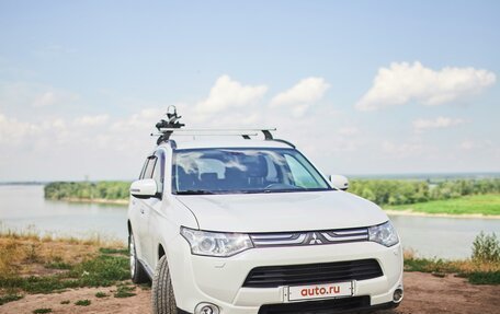 Mitsubishi Outlander III рестайлинг 3, 2012 год, 1 770 000 рублей, 2 фотография