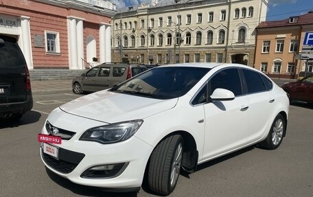 Opel Astra J, 2013 год, 1 000 000 рублей, 2 фотография