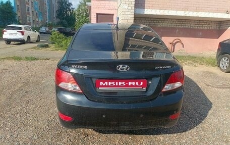 Hyundai Solaris II рестайлинг, 2011 год, 690 000 рублей, 3 фотография