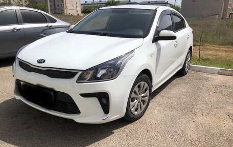 KIA Rio IV, 2018 год, 1 450 000 рублей, 2 фотография