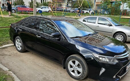 Toyota Camry, 2017 год, 2 400 000 рублей, 2 фотография