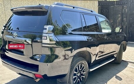 Toyota Land Cruiser Prado 150 рестайлинг 2, 2021 год, 7 190 000 рублей, 3 фотография