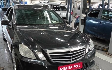 Mercedes-Benz E-Класс, 2009 год, 1 309 550 рублей, 2 фотография