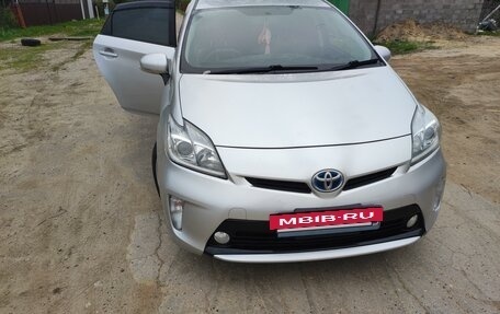 Toyota Prius, 2013 год, 1 280 000 рублей, 3 фотография