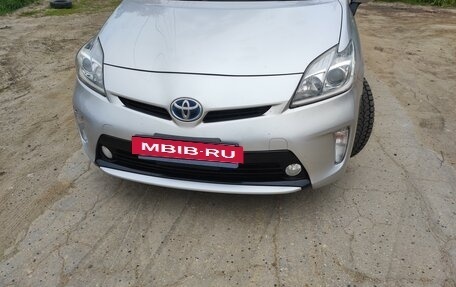 Toyota Prius, 2013 год, 1 280 000 рублей, 2 фотография