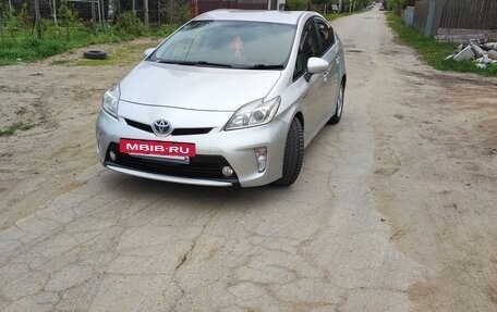 Toyota Prius, 2013 год, 1 280 000 рублей, 4 фотография