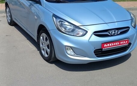 Hyundai Solaris II рестайлинг, 2012 год, 870 000 рублей, 3 фотография