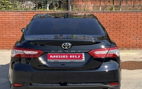 Toyota Camry, 2021 год, 3 850 000 рублей, 4 фотография