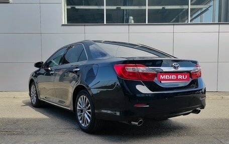 Toyota Camry, 2012 год, 1 745 000 рублей, 4 фотография