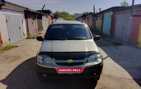 Chevrolet Niva I рестайлинг, 2011 год, 500 000 рублей, 2 фотография