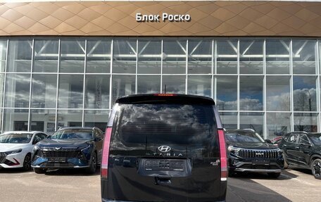 Hyundai Staria, 2021 год, 6 410 000 рублей, 3 фотография