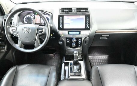 Toyota Land Cruiser Prado 150 рестайлинг 2, 2021 год, 6 720 000 рублей, 8 фотография