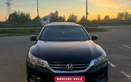 Honda Accord IX рестайлинг, 2013 год, 1 600 000 рублей, 2 фотография