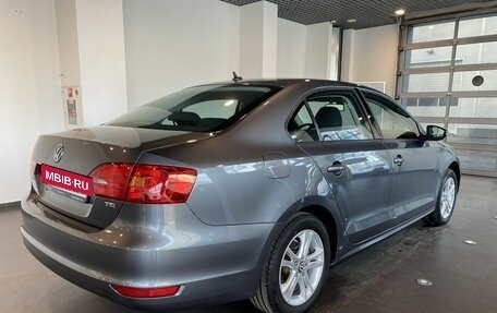 Volkswagen Jetta VI, 2011 год, 1 110 000 рублей, 3 фотография