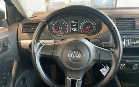 Volkswagen Jetta VI, 2011 год, 1 110 000 рублей, 10 фотография