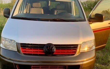 Volkswagen Transporter T5 рестайлинг, 2006 год, 1 250 000 рублей, 2 фотография