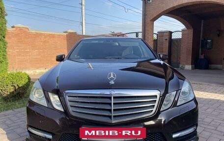 Mercedes-Benz E-Класс, 2011 год, 1 750 000 рублей, 2 фотография