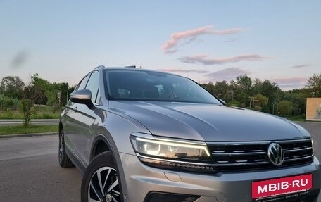 Volkswagen Tiguan II, 2018 год, 2 800 000 рублей, 3 фотография