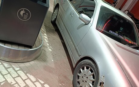 Mercedes-Benz E-Класс, 2000 год, 550 000 рублей, 9 фотография