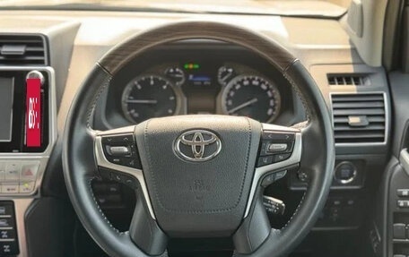 Toyota Land Cruiser Prado 150 рестайлинг 2, 2020 год, 4 200 000 рублей, 14 фотография