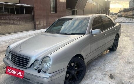 Mercedes-Benz E-Класс, 2001 год, 650 000 рублей, 5 фотография