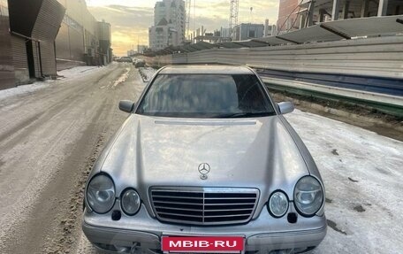 Mercedes-Benz E-Класс, 2001 год, 650 000 рублей, 2 фотография