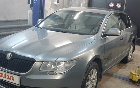 Skoda Superb III рестайлинг, 2012 год, 1 000 000 рублей, 2 фотография