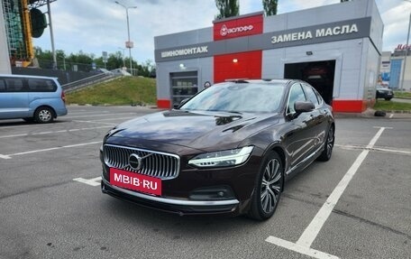 Volvo S90 II рестайлинг, 2021 год, 3 800 000 рублей, 2 фотография