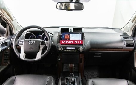 Toyota Land Cruiser Prado 150 рестайлинг 2, 2017 год, 5 048 000 рублей, 14 фотография