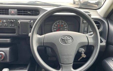 Toyota Succeed I рестайлинг, 2017 год, 900 000 рублей, 10 фотография