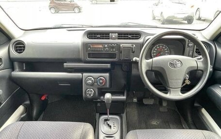 Toyota Succeed I рестайлинг, 2017 год, 900 000 рублей, 9 фотография