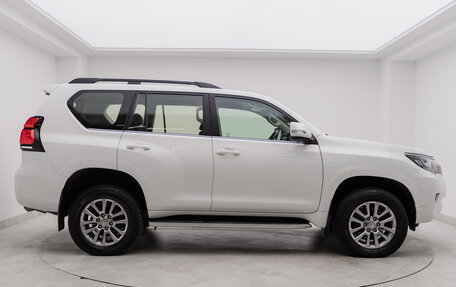 Toyota Land Cruiser Prado 150 рестайлинг 2, 2020 год, 7 790 000 рублей, 4 фотография