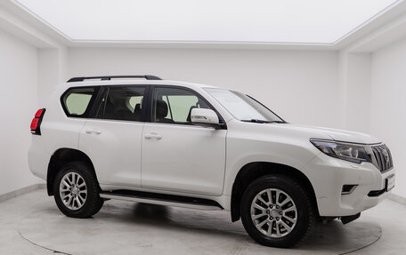 Toyota Land Cruiser Prado 150 рестайлинг 2, 2020 год, 7 790 000 рублей, 3 фотография