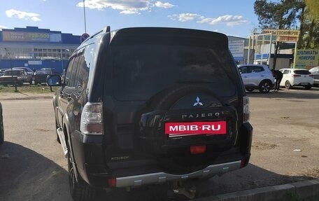 Mitsubishi Pajero IV, 2011 год, 2 075 000 рублей, 3 фотография