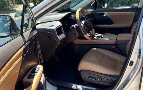 Lexus RX IV рестайлинг, 2017 год, 4 500 000 рублей, 6 фотография