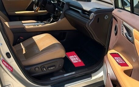 Lexus RX IV рестайлинг, 2017 год, 4 500 000 рублей, 11 фотография