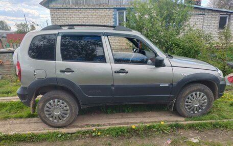 Chevrolet Niva I рестайлинг, 2012 год, 560 000 рублей, 2 фотография