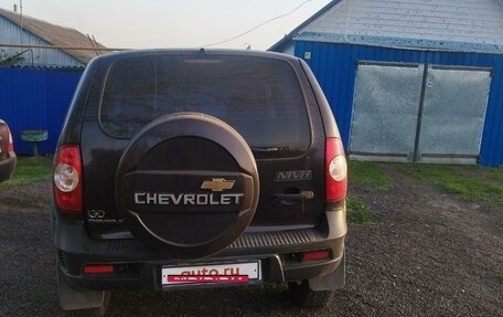 Chevrolet Niva I рестайлинг, 2011 год, 550 000 рублей, 3 фотография