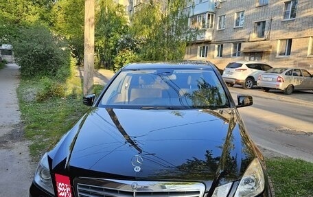 Mercedes-Benz E-Класс, 2011 год, 1 400 000 рублей, 1 фотография