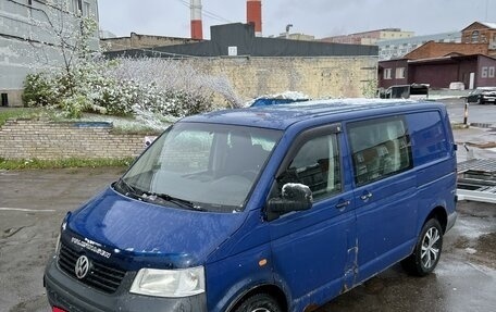 Volkswagen Transporter T5 рестайлинг, 2005 год, 820 000 рублей, 1 фотография