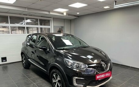 Renault Kaptur I рестайлинг, 2019 год, 1 899 000 рублей, 3 фотография