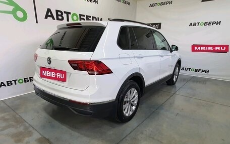 Volkswagen Tiguan II, 2021 год, 2 930 000 рублей, 10 фотография