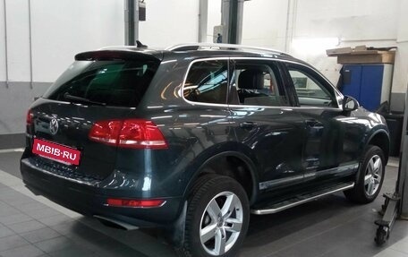 Volkswagen Touareg III, 2013 год, 2 424 000 рублей, 3 фотография