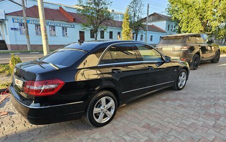 Mercedes-Benz E-Класс, 2011 год, 1 400 000 рублей, 6 фотография